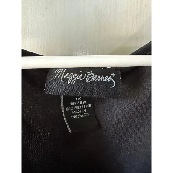 Maggie Barnes Women’s size 1x-large black blouse - Picture 4 of 8